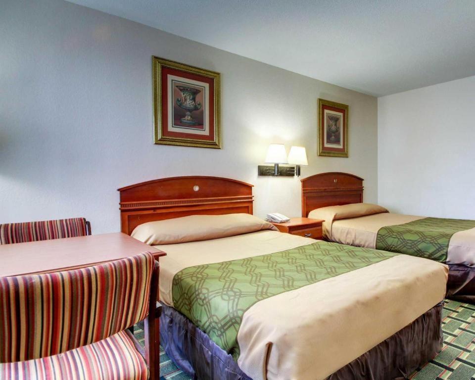 Econo Lodge Meridian Exteriör bild