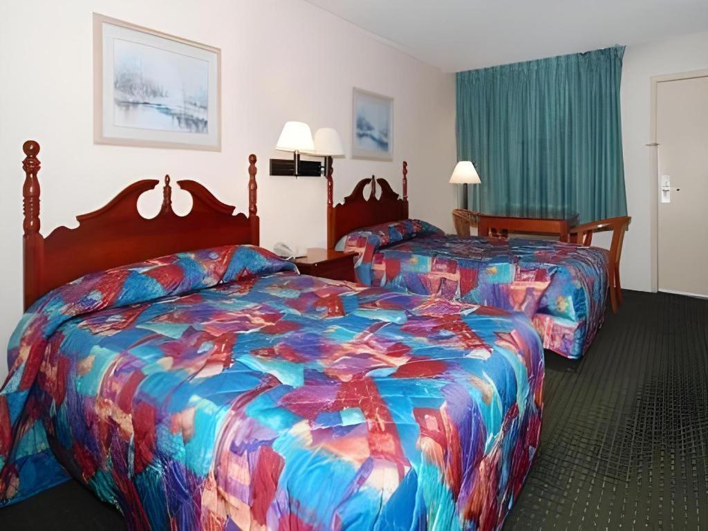 Econo Lodge Meridian Exteriör bild